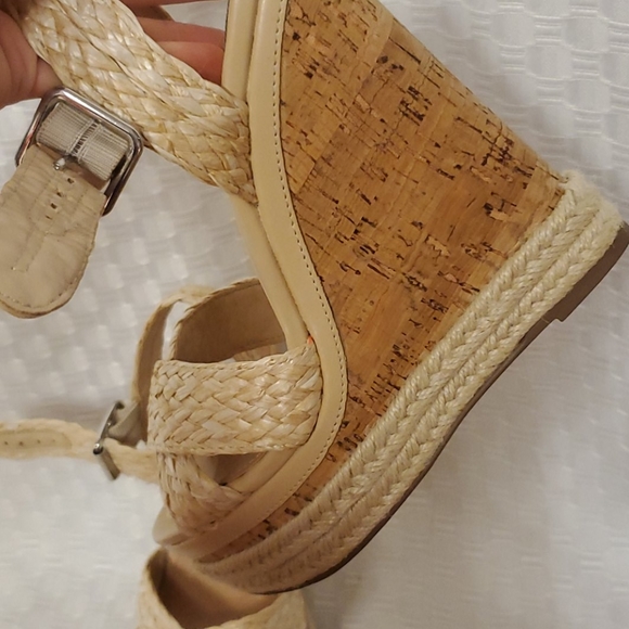 Steve madden cork wedges. Size 6 - Picture 3 of 4